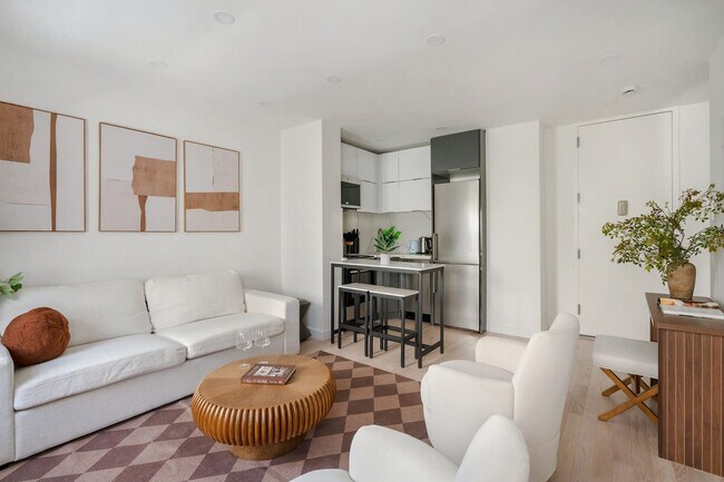 Foto del edificio - 317w E 14th St