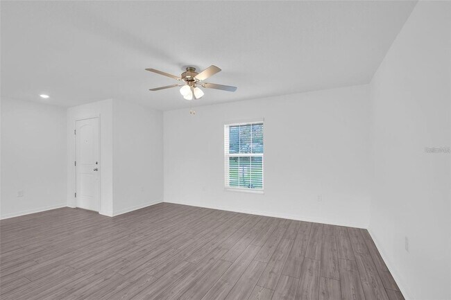 Building Photo - 192 Athabasca Dr