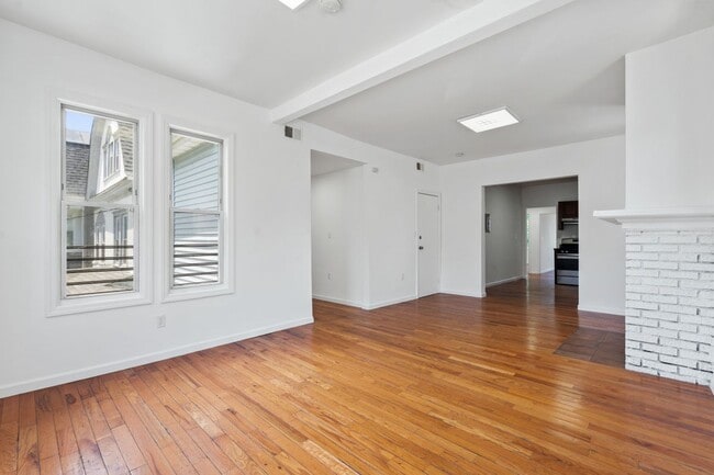 Building Photo - 1043 Hunterdon St