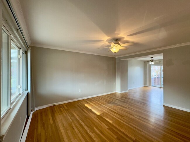Foto del edificio - Charming 3Bed/1Bath in Essex