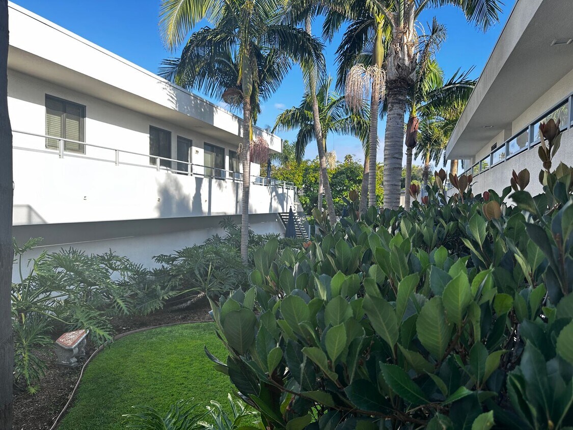 Carlsbad Village Furnished 2 bedroom/2 ba... House Rental in Carlsbad
