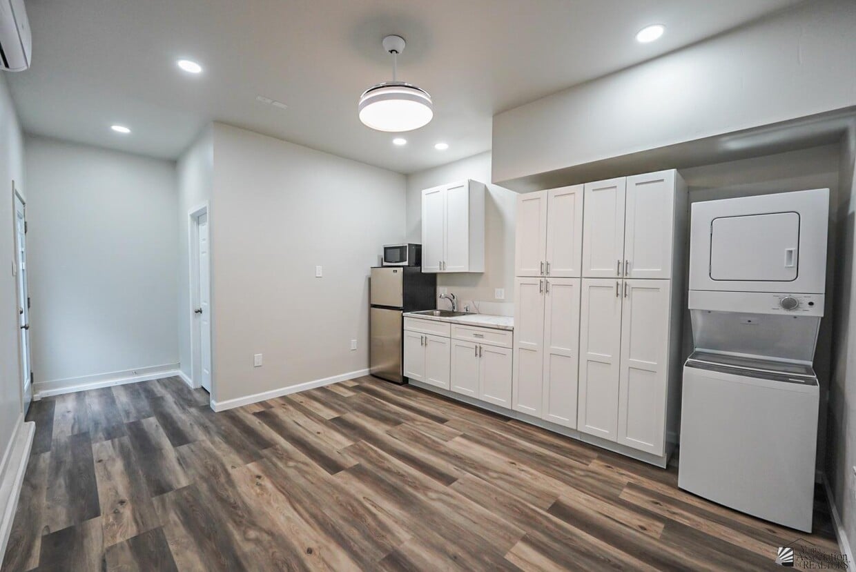 Building Photo - 11790 E 25th St