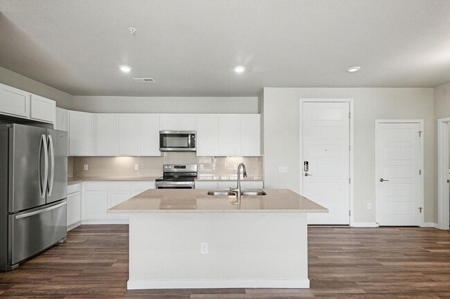 Foto del edificio - Updated 2 Bed / 2 Bath Corner Condo in Parker – Ground Level Convenience!