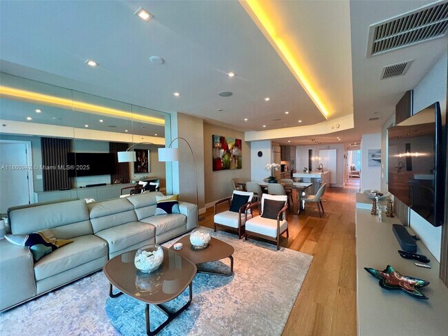 Foto del edificio - 3801 Collins Ave