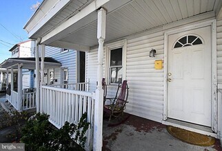 Building Photo - 2 High St