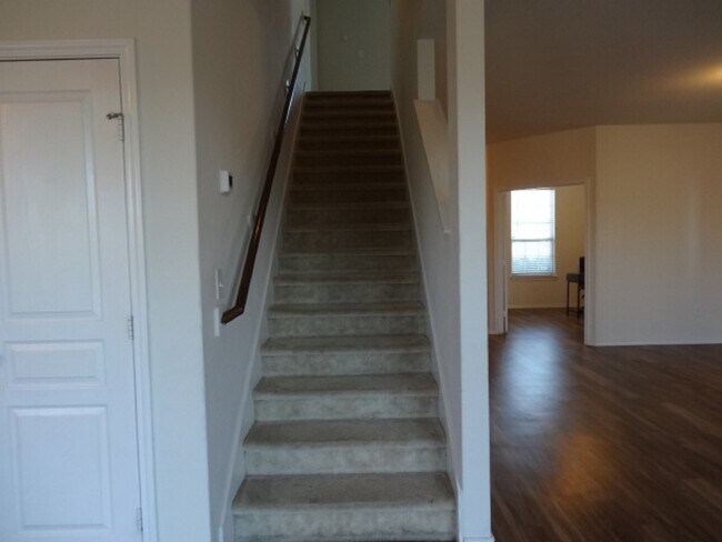 Foto del edificio - 4418 Windmill Run Dr