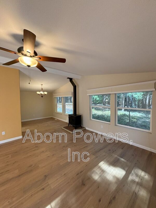 Building Photo - 2628 Kingfisher Ln