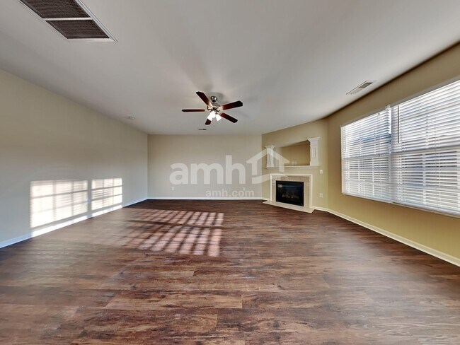 Foto del edificio - 5005 Blair Rd