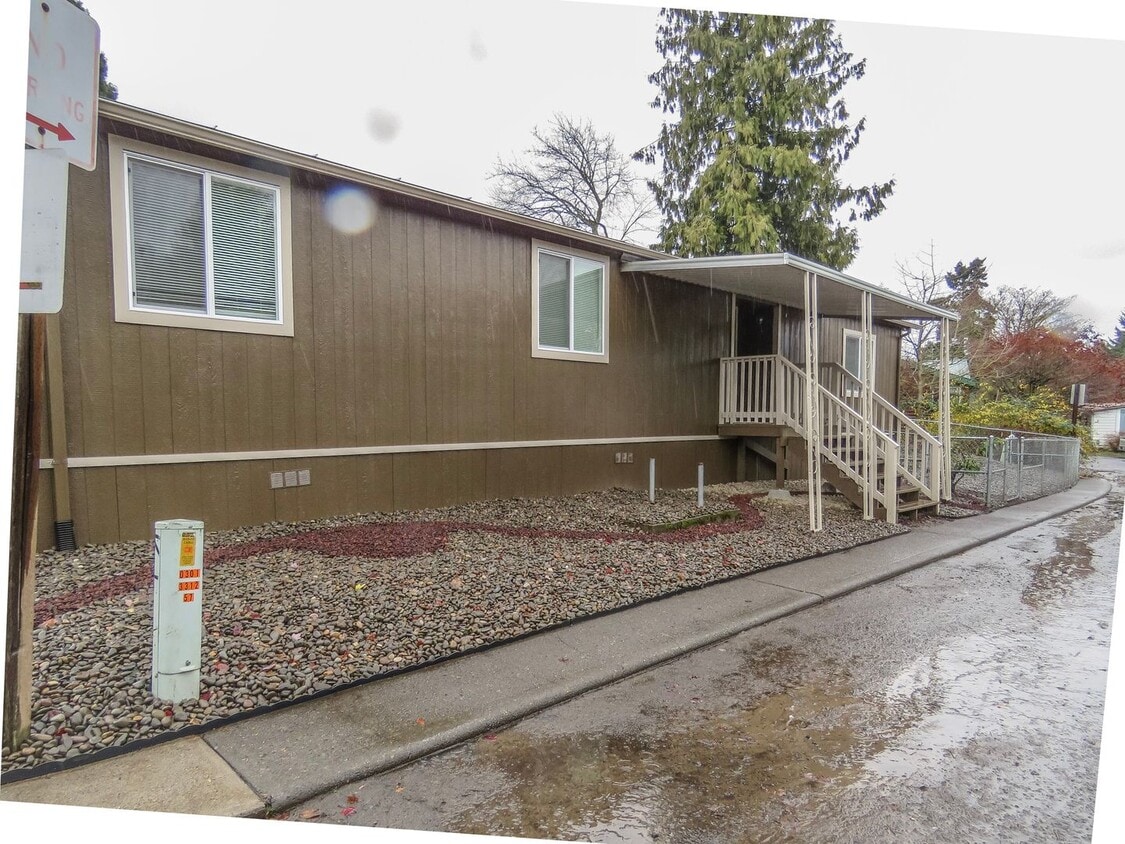 Primary Photo - Century Meadows Home Available Now- Aurora