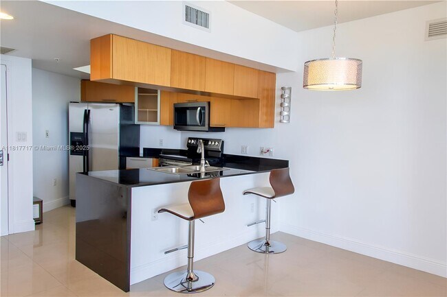 Foto del edificio - 1750 N Bayshore Dr