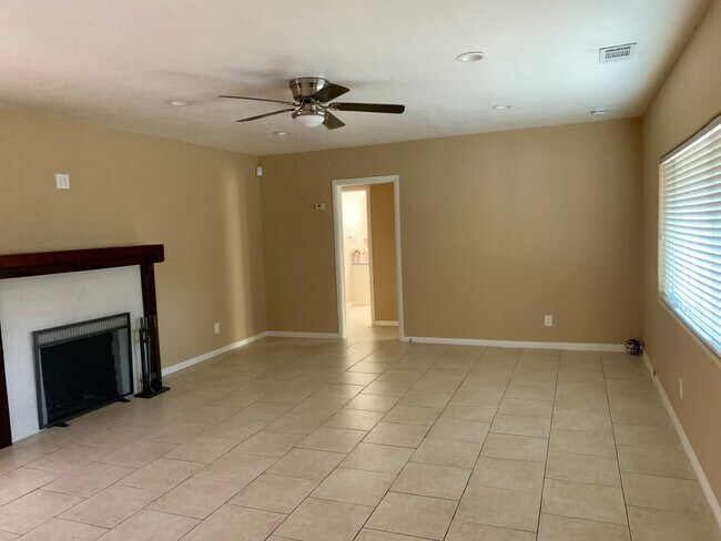 Building Photo - 3BD/2BA House - Banning, CA
