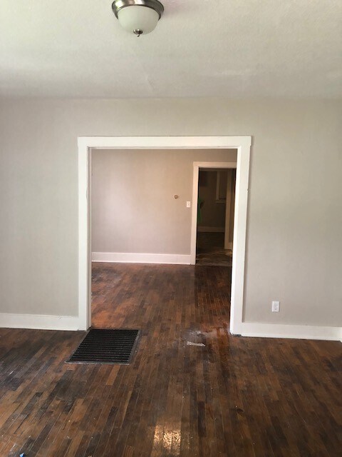 Foto del edificio - Studio Apartment For Rent in Newton! New Photos Coming Soon.