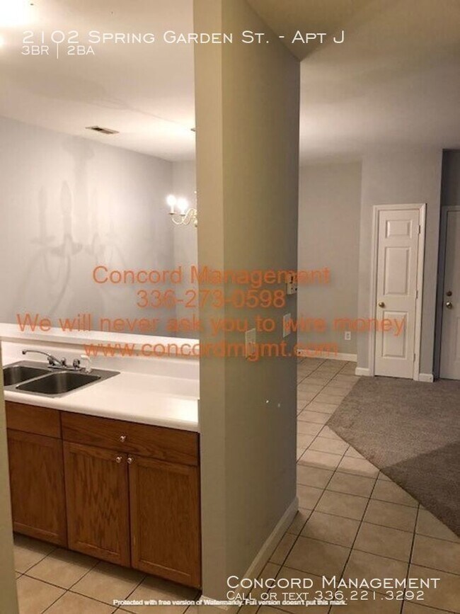 Foto del edificio - 2102 Spring Garden St