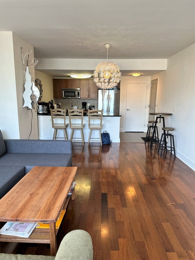 Building Photo - 88 Morgan St