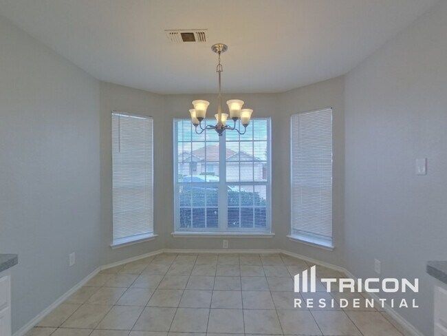 Foto del edificio - 6910 Meadow Bend Dr