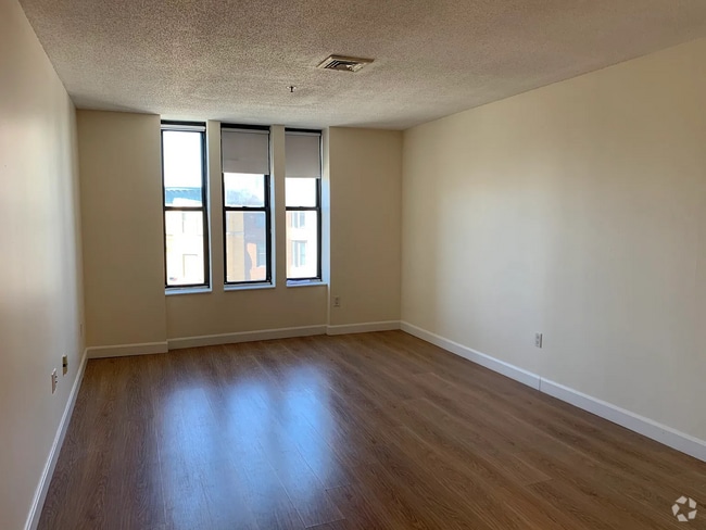 Building Photo - 1126 Boylston St