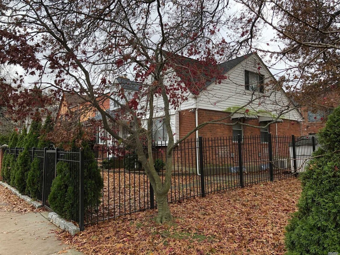 792 Bell Blvd, Queens, NY 11364 Apartment for Rent in Queens, NY