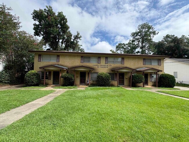 Foto del edificio - 828 Ingleside Ave
