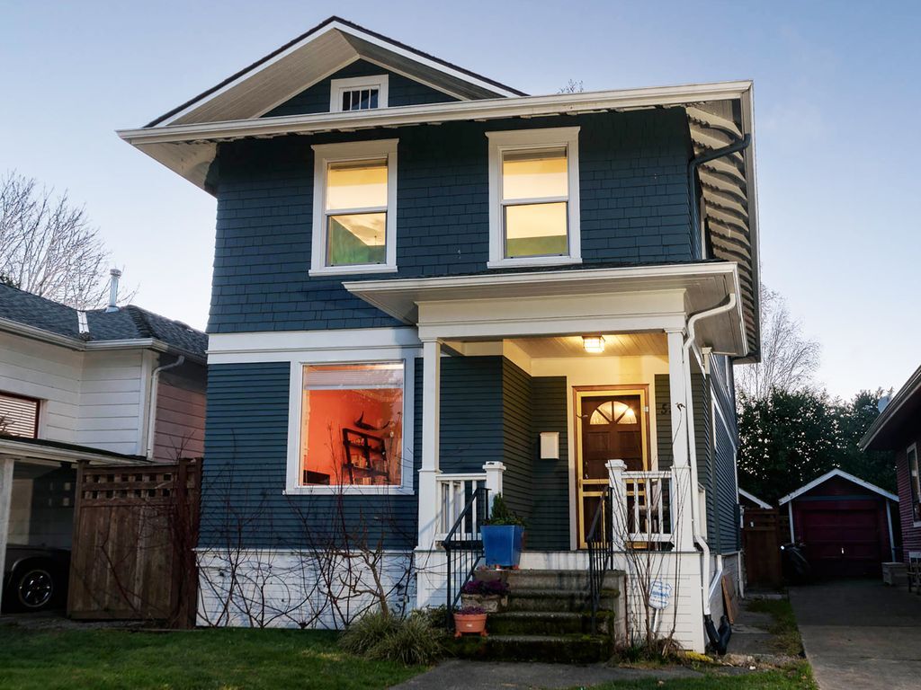 Classic Craftsman-style House in Seattle's Desirable Madrona Neighbourhood - 539 31st Ave