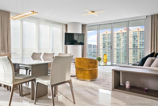 Foto del edificio - 330 Sunny Isles Blvd