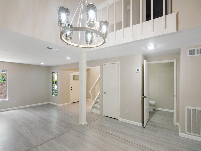 Building Photo - 11624 Village Pl Dr