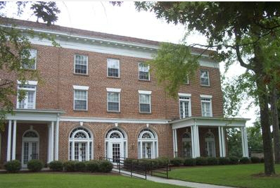 Primary Photo - Colonial Lodge
