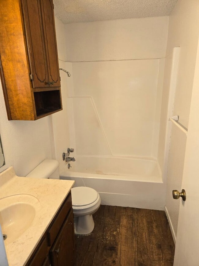 Building Photo - 127 Regency Ave