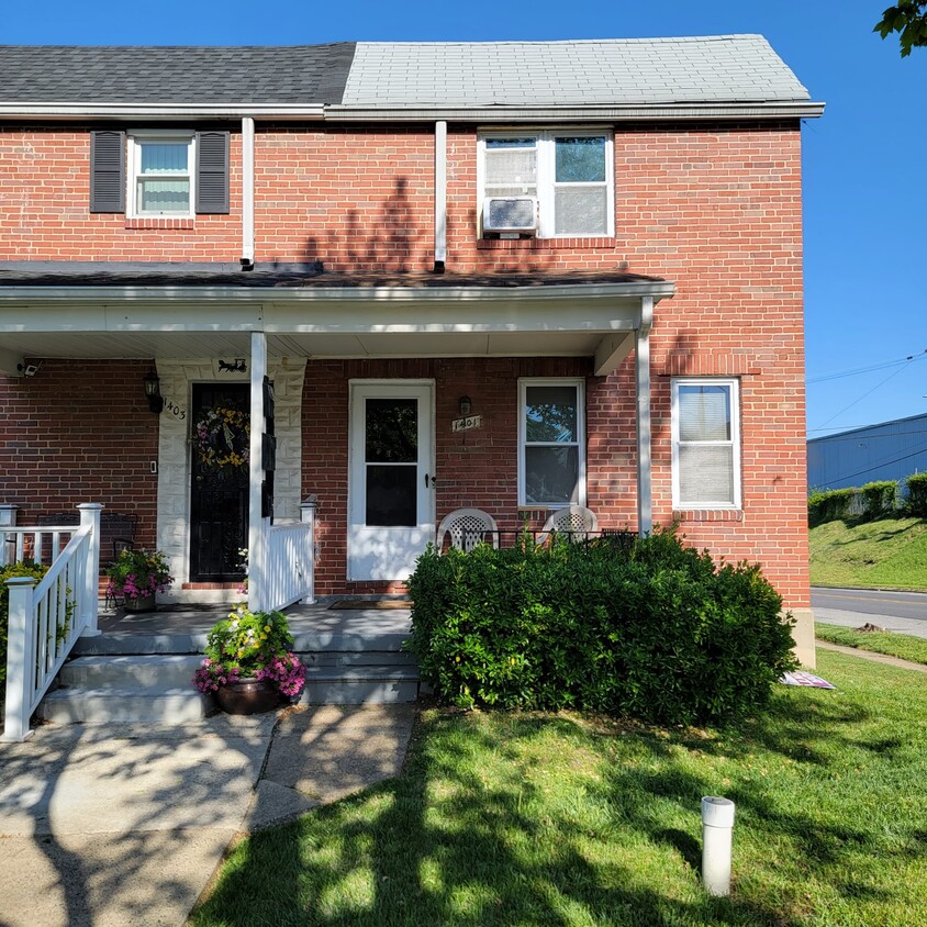 Primary Photo - 1401 N Potomac St