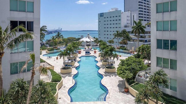 Foto del edificio - 253 NE 2nd St