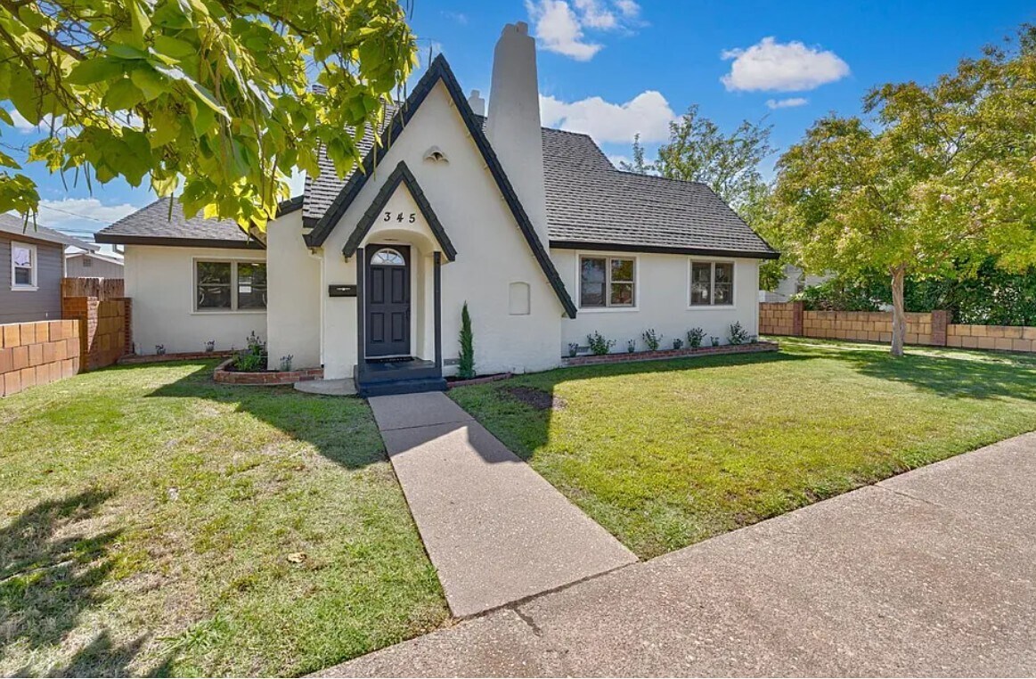 Foto principal - 345 J St