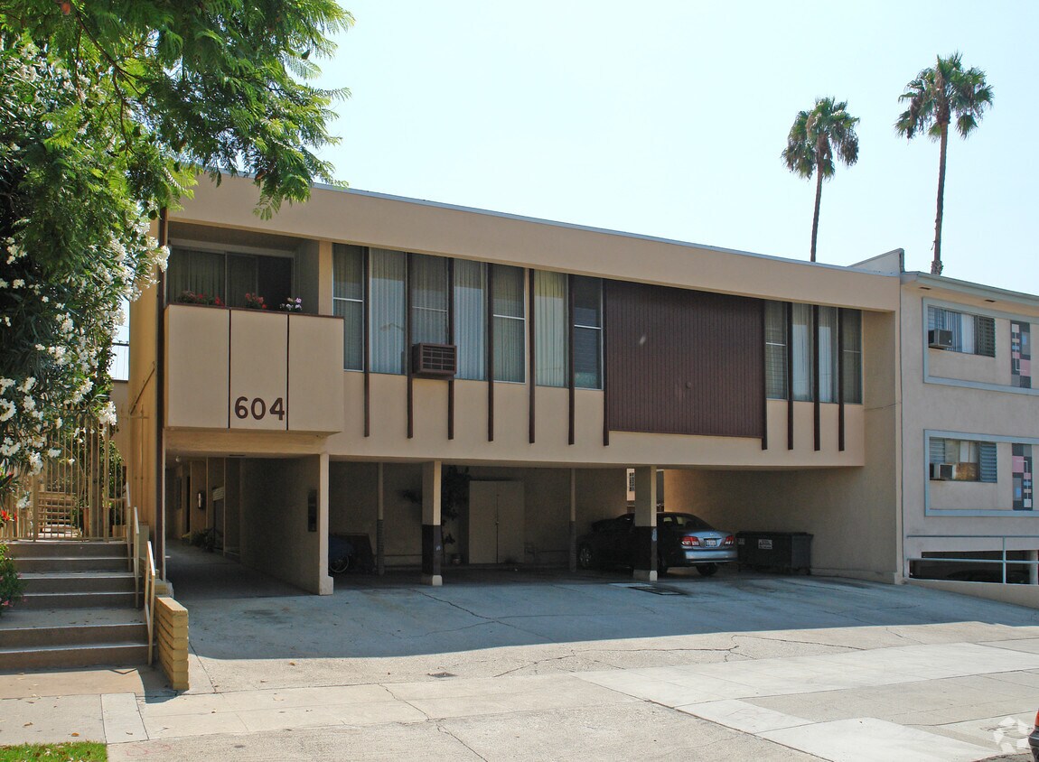 Foto del edificio - 604 N Flores St