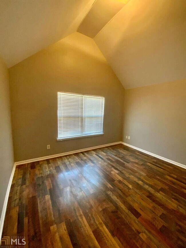 Building Photo - 1105 Oak Hollow Ln