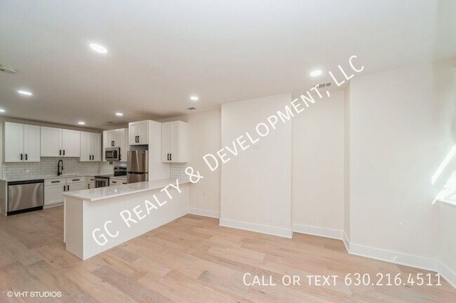 Foto del edificio - 1028 W Roscoe St