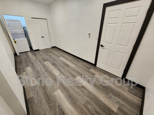Foto del edificio - 2170 N 13th St