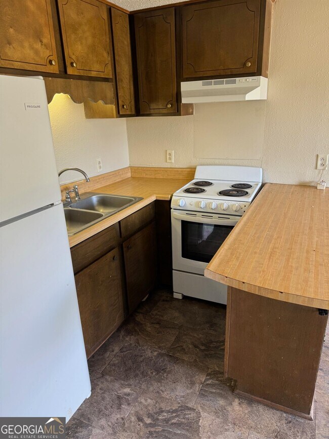 Foto del edificio - 123 Lanier Dr