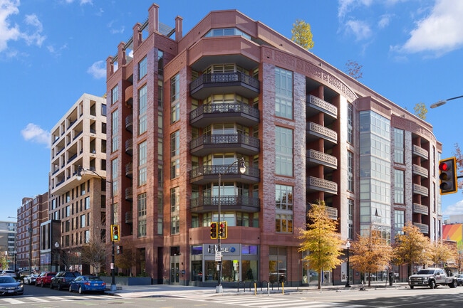 Building Photo - 810 O St NW