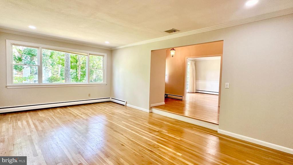 Primary Photo - 396 Riverside Dr