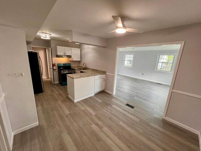 Foto del edificio - 8 Marboro Ln