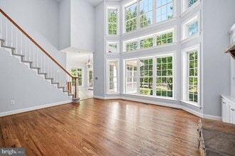 Building Photo - 11912 Old Elm Ct