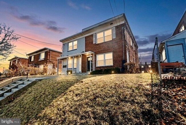 Building Photo - 1235 Alabama Ave SE