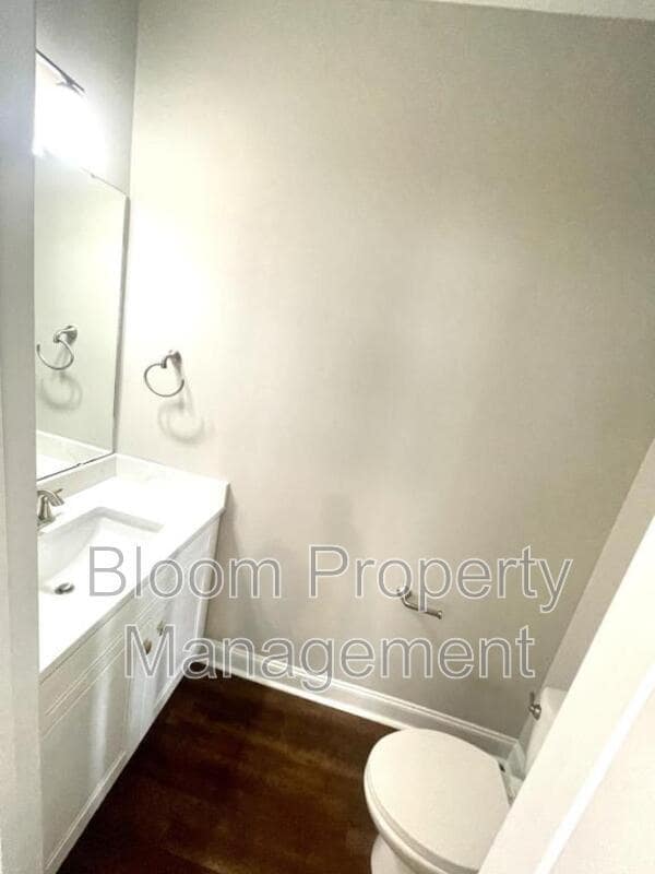 Building Photo - 1711 Sparkleberry Ln