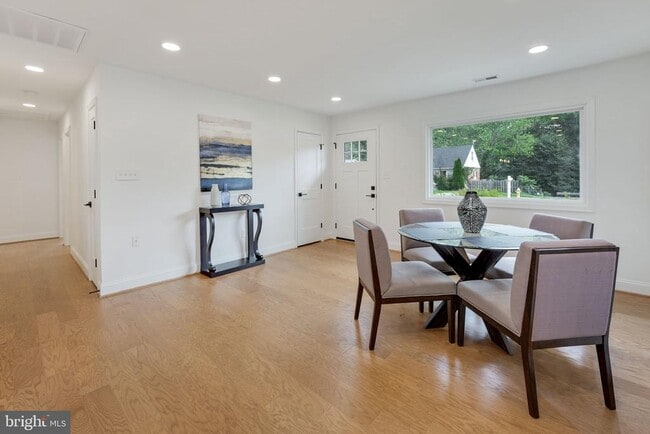 Foto del edificio - 14332 Belleville Ave