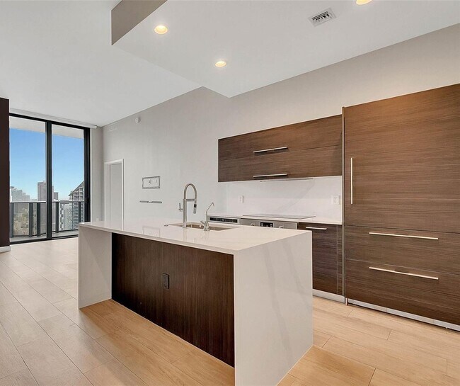 Foto del edificio - 45 SW 9th St
