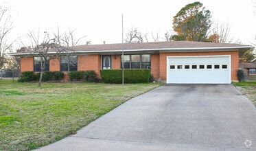 Building Photo - 1805 Waterloo Ave