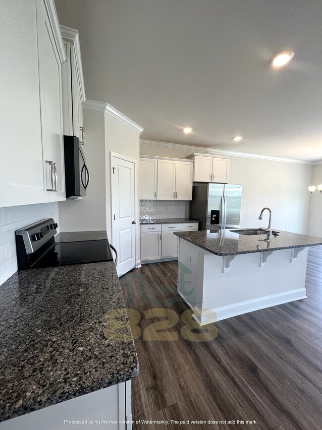 Building Photo - 130 Creekview Rd