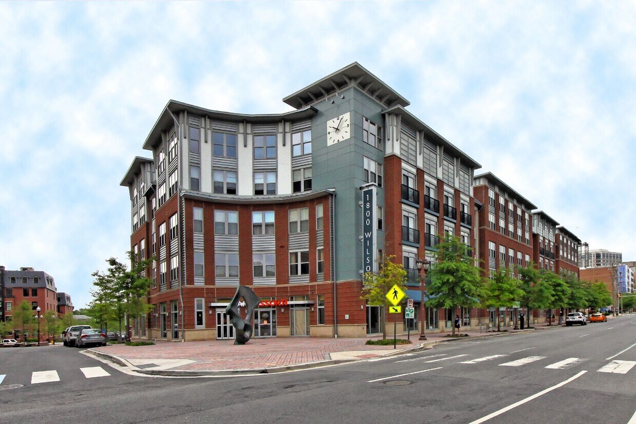 Foto principal - 1800 Wilson Blvd