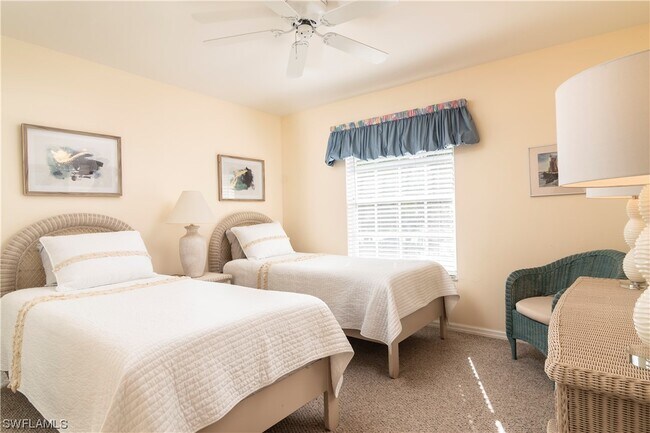 Foto del edificio - 736 Wiggins Lake Dr