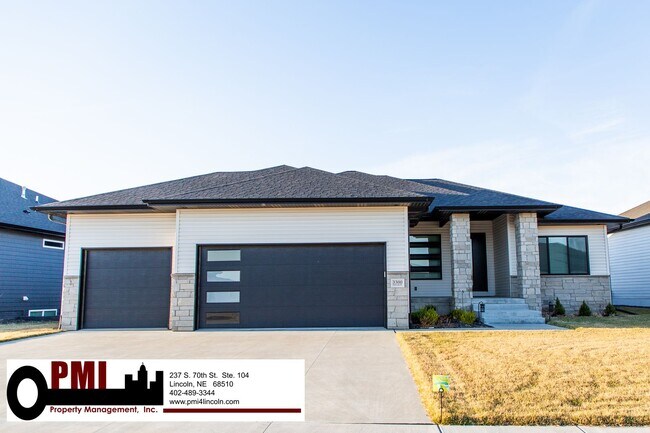 Foto del edificio - 5 Bedroom and 3 Bathroom House