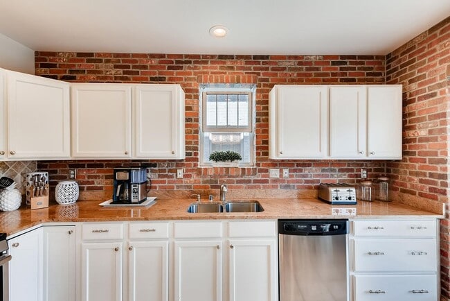 Building Photo - 3332 Eliot St