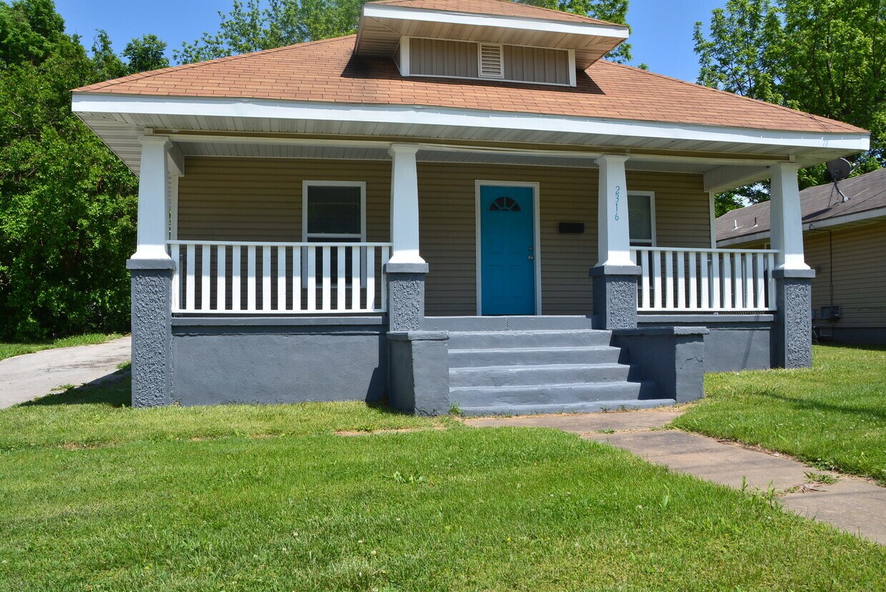 Primary Photo - Spacious 3 Bedroom 1 Bath home available now!